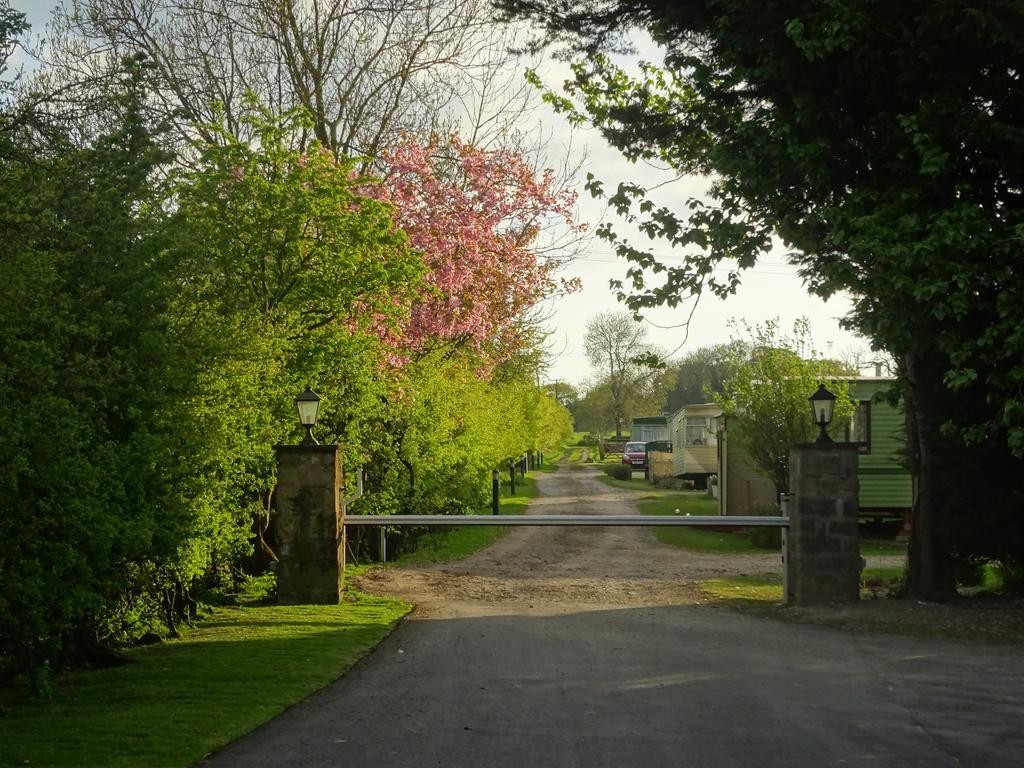 Chequers Inn Harrogate Extérieur photo